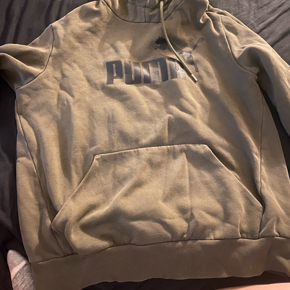 Puma hoodie size L